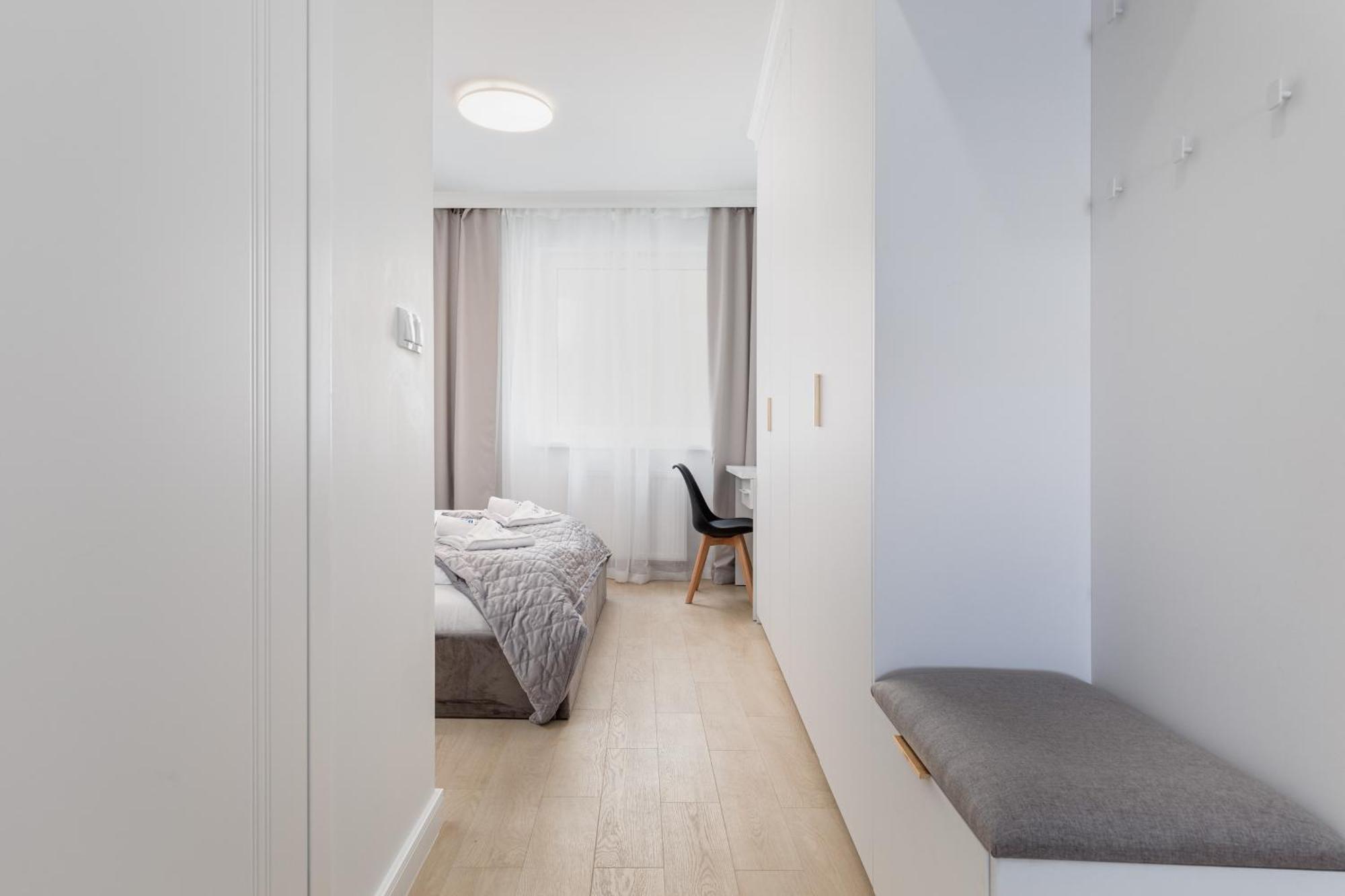 Plac Slowianski Apartments With Balcony Swinoujscie Center By Noclegi Renters Ngoại thất bức ảnh