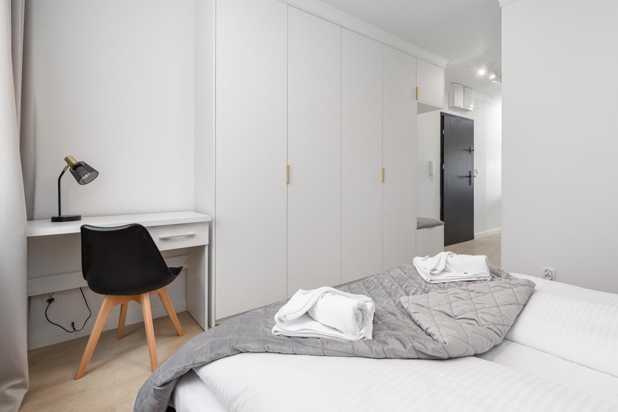Plac Slowianski Apartments With Balcony Swinoujscie Center By Noclegi Renters Ngoại thất bức ảnh