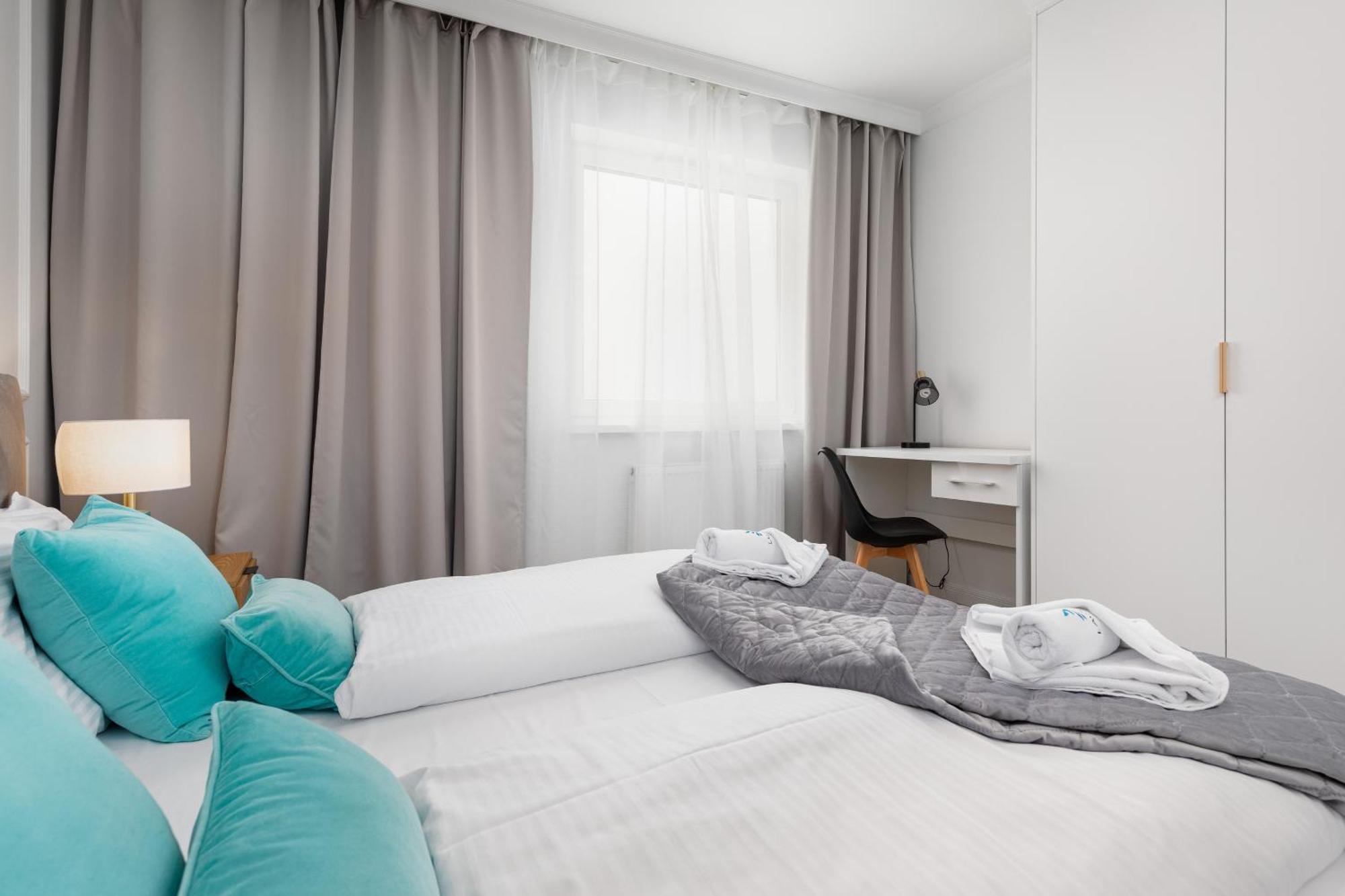 Plac Slowianski Apartments With Balcony Swinoujscie Center By Noclegi Renters Ngoại thất bức ảnh