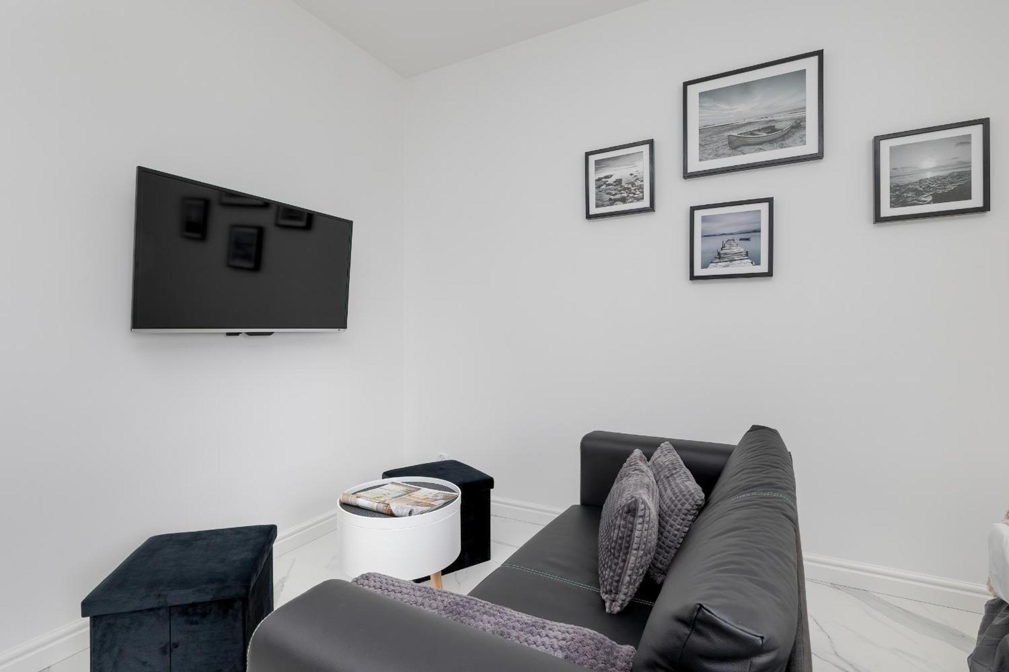 Plac Slowianski Apartments With Balcony Swinoujscie Center By Noclegi Renters Ngoại thất bức ảnh