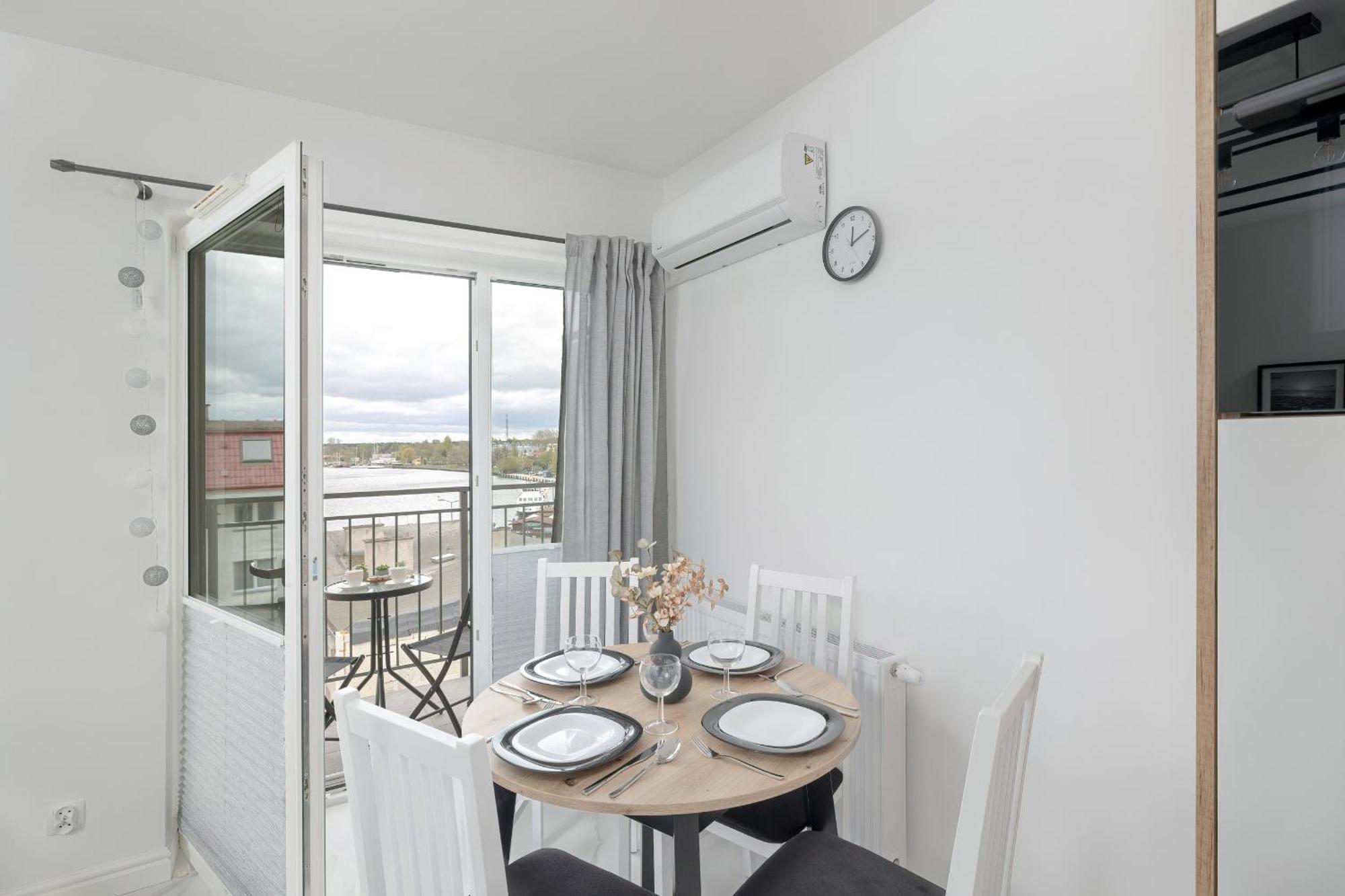 Plac Slowianski Apartments With Balcony Swinoujscie Center By Noclegi Renters Ngoại thất bức ảnh