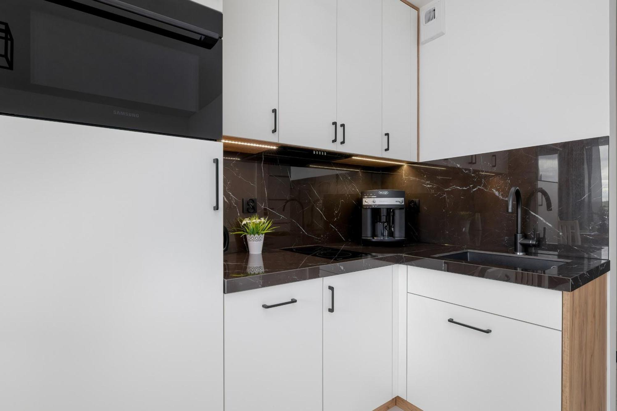 Plac Slowianski Apartments With Balcony Swinoujscie Center By Noclegi Renters Ngoại thất bức ảnh