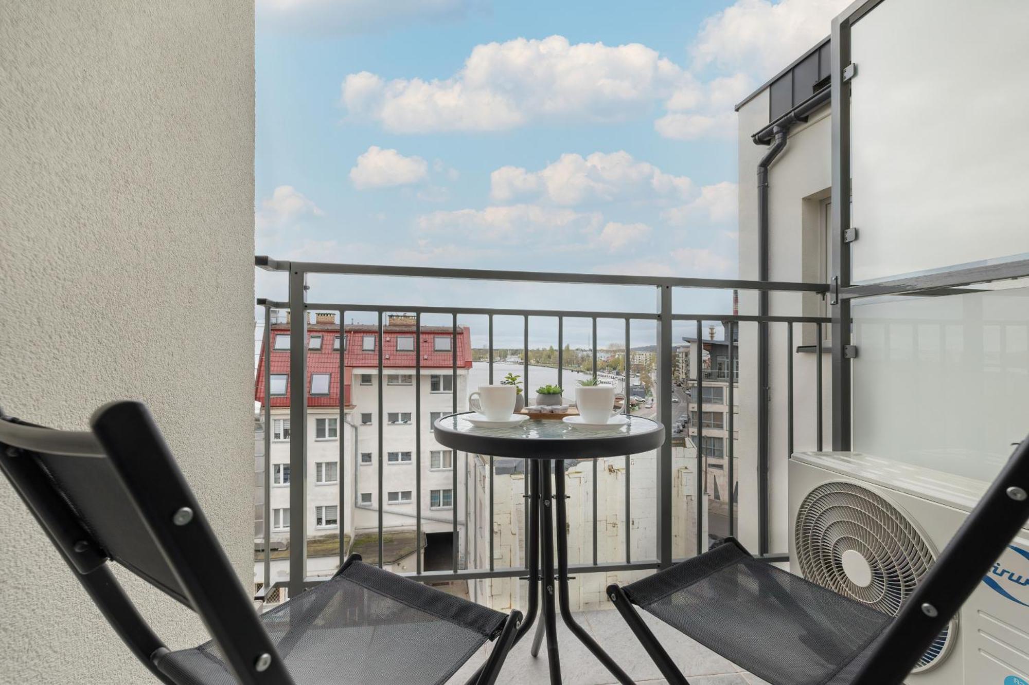 Plac Slowianski Apartments With Balcony Swinoujscie Center By Noclegi Renters Ngoại thất bức ảnh