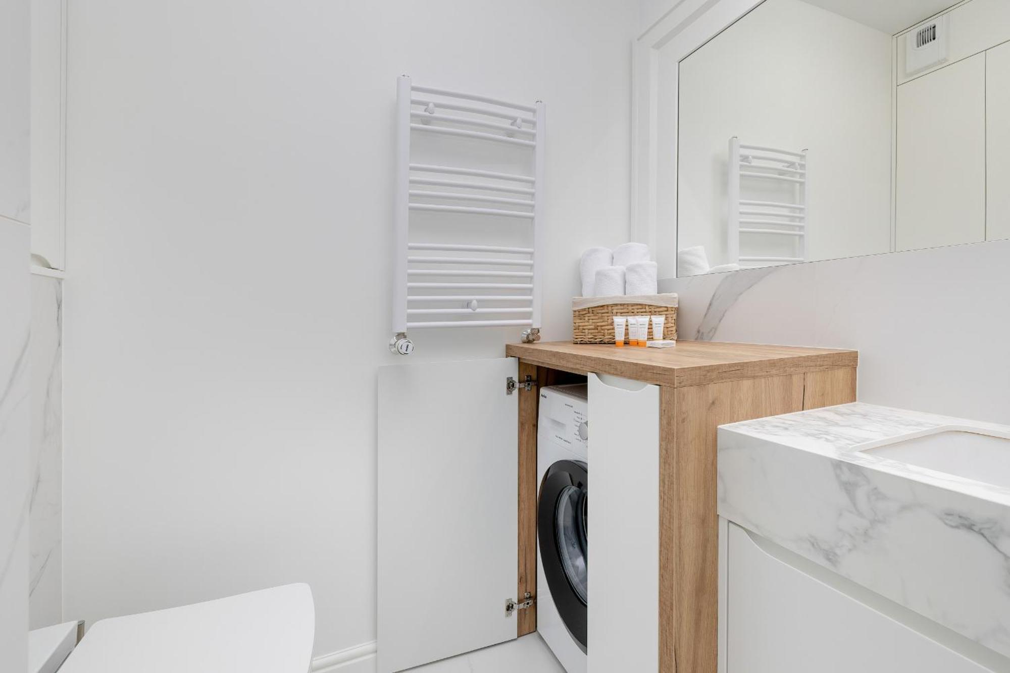 Plac Slowianski Apartments With Balcony Swinoujscie Center By Noclegi Renters Ngoại thất bức ảnh