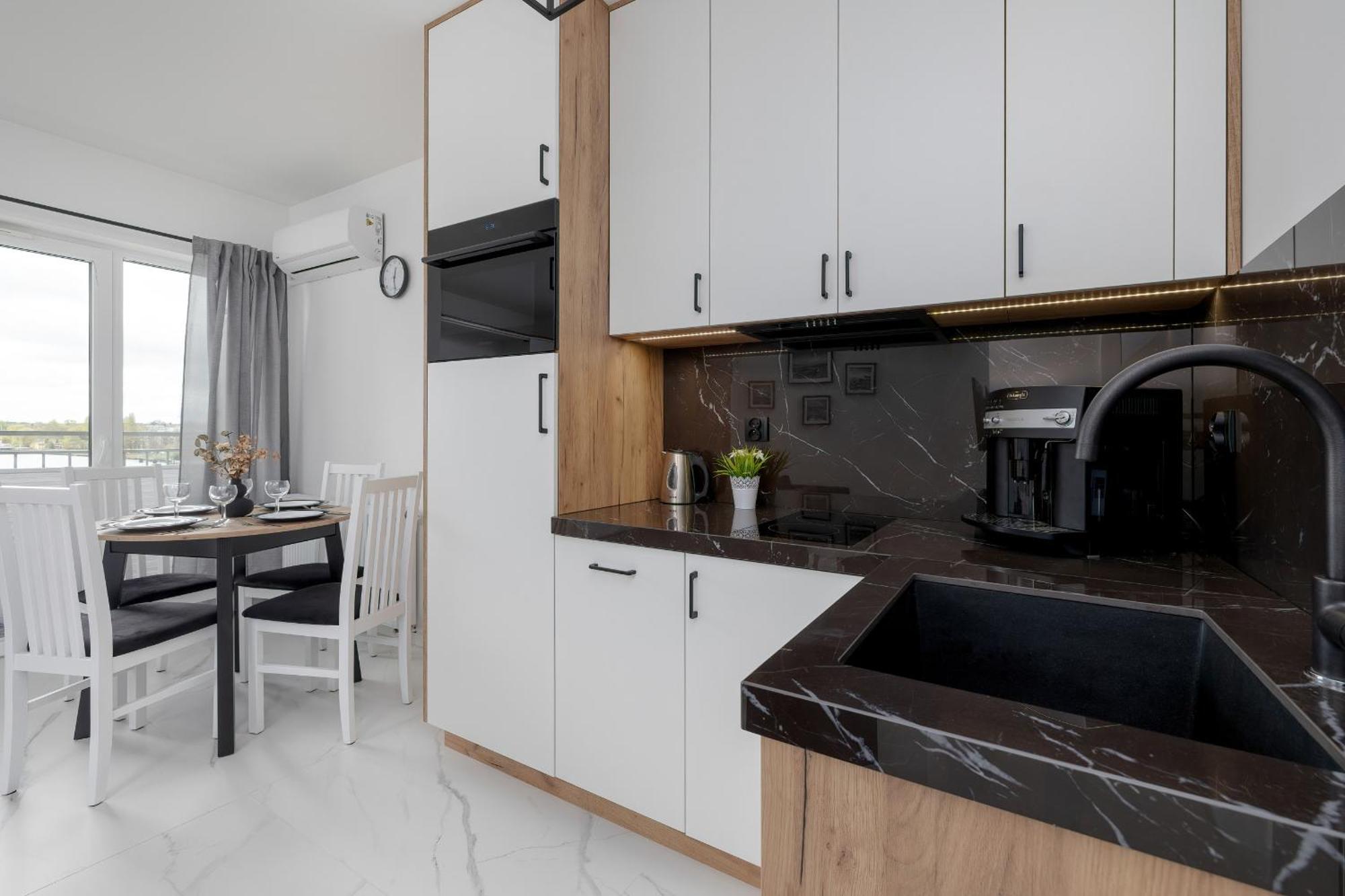 Plac Slowianski Apartments With Balcony Swinoujscie Center By Noclegi Renters Ngoại thất bức ảnh